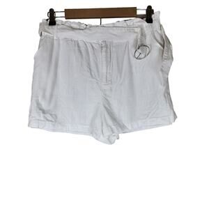 TOXIK3 Women's White Pull On with Belt Silver Accent Lined Shorts SZ L